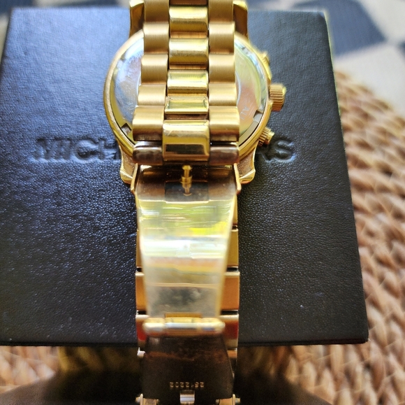 Michael Kors Runway Gold Tone Chronographic Watch - Picture 8 of 10